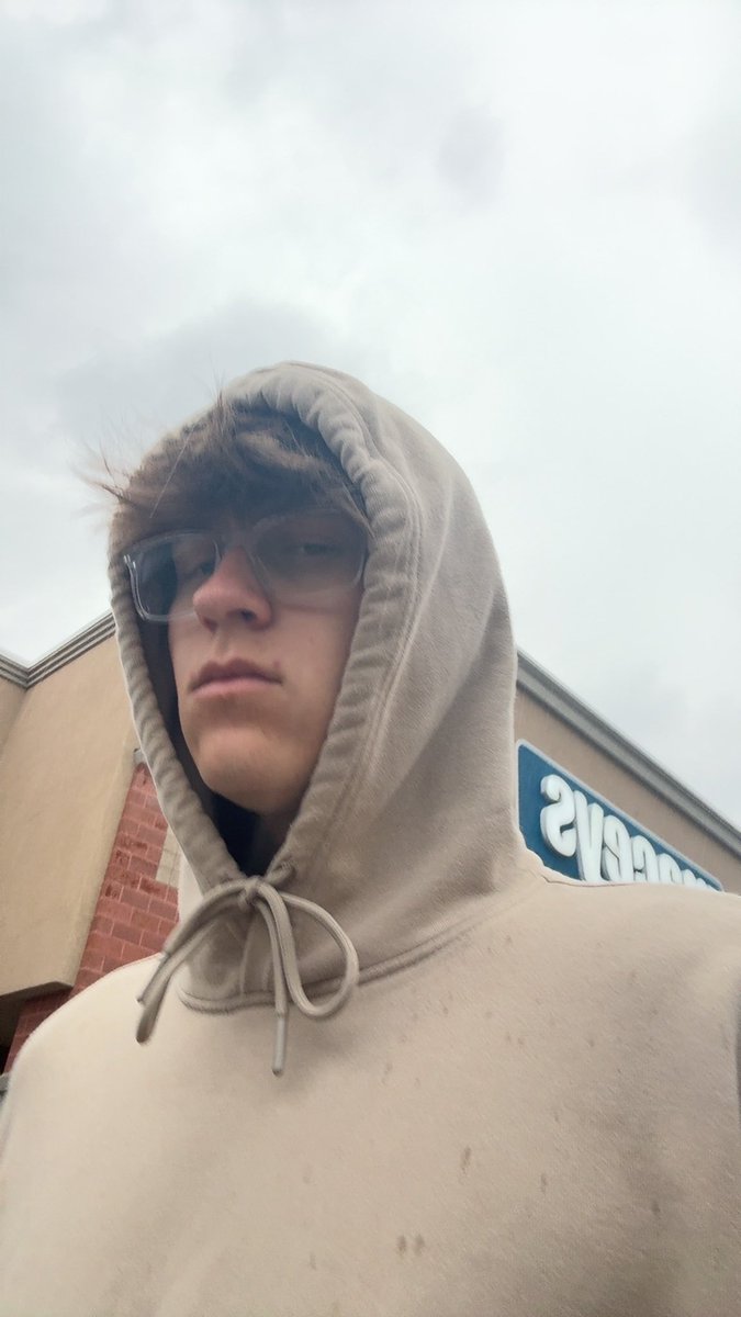 Joe (@joeisdumb) on Twitter photo imma leave this here in case yall want to help with my alcohol related birthday endeavours 
venmo.com/u/joseph8008 imma leave this here in case yall want to help with my alcohol related birthday endeavours 
venmo.com/u/joseph8008