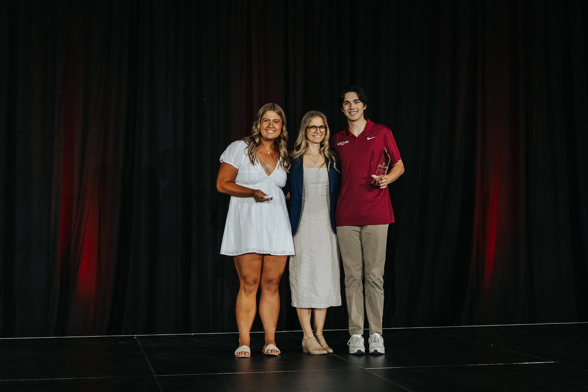 𝐓𝐡𝐞 𝐂𝐚𝐫𝐫𝐨𝐥𝐥 𝐖𝐢𝐥𝐥𝐢𝐚𝐦𝐬 𝐀𝐰𝐚𝐫𝐝 🏆

setting the standard for what it means to be a Bronco ‼️

#StampedeTogether