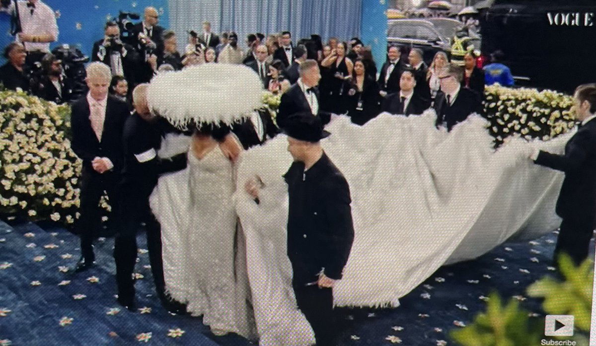 Wow Diana Ross at #metgala