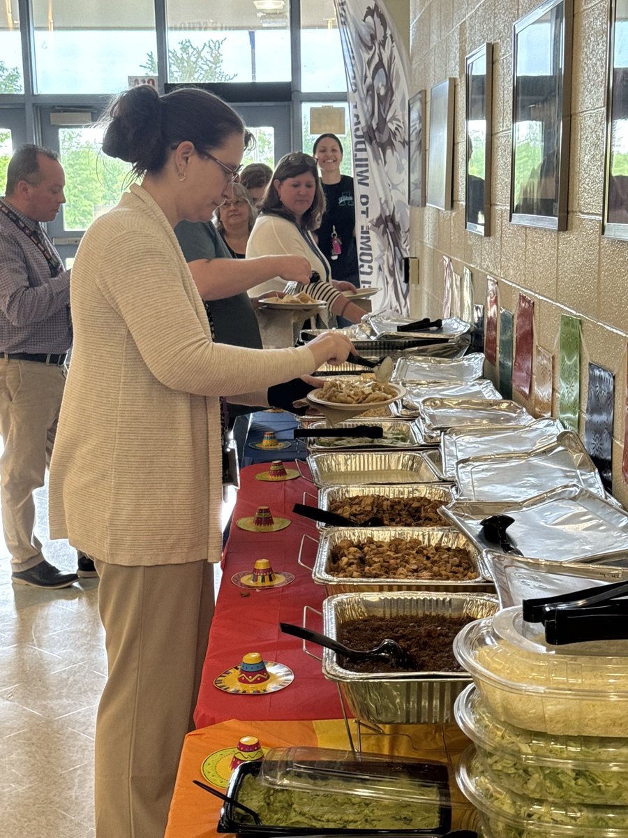 πΈπ¦ππ¦π£π ππππππ ππππ π π (@amswildcats) on Twitter photo Thank you to Mr. Yonkey and Mrs. Holcomb for kicking off Staff Appreciation Week with a fabulous lunch from Moeβs Southwest Grill. A great way to celebrate Cinco de Mayo!
<a href="/mattyonkey/">Matt Yonkey</a> <a href="/kholcomb13/">Kimberly Holcomb</a>
#YouAreAmazing #ThisIsFCPS1 Thank you to Mr. Yonkey and Mrs. Holcomb for kicking off Staff Appreciation Week with a fabulous lunch from Moeβs Southwest Grill. A great way to celebrate Cinco de Mayo!
<a href="/mattyonkey/">Matt Yonkey</a> <a href="/kholcomb13/">Kimberly Holcomb</a>
#YouAreAmazing #ThisIsFCPS1