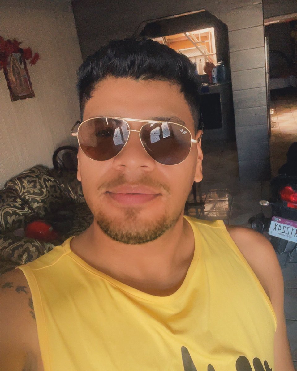 Mike23747183's tweet photo. Buen inicio de semana 🫡🤤😋🍆🍑💦
@EncuentroGayMty  #gayboy #rt #sigeme #Michoacán https://t.co/IucOHDfzXl