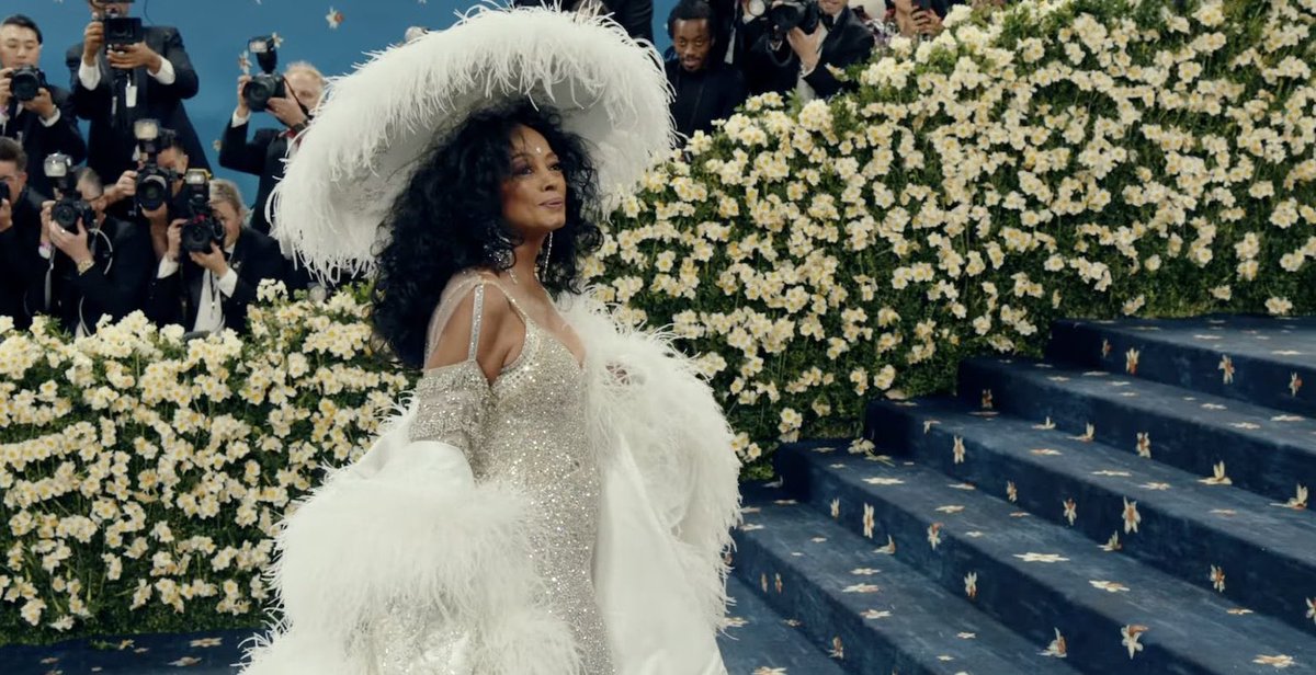 atcorpglobal's tweet photo. The legendary #DianaRoss graces the #MetGala2025 with timeless glamour. https://t.co/jn1q2hs6bO