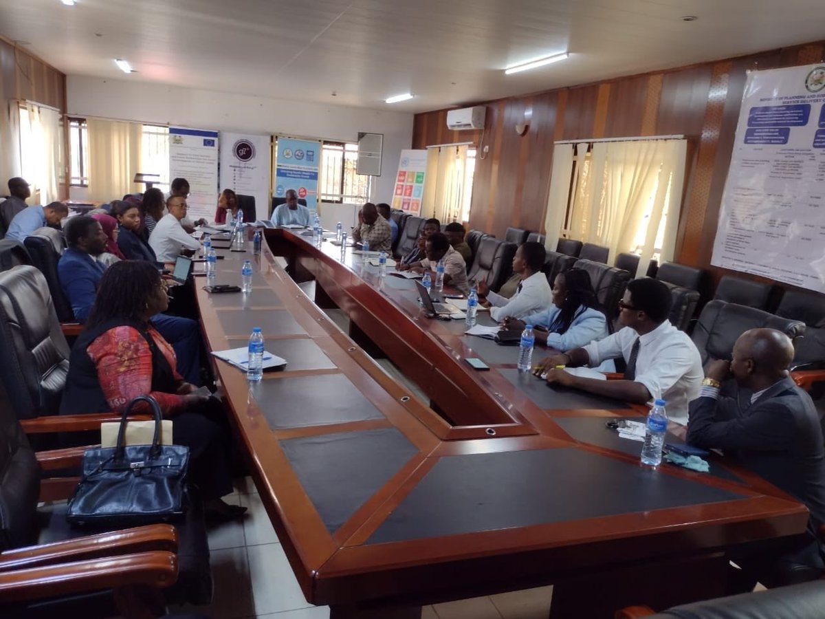 Ministry of Planning and Economic Development (@moped2025) on Twitter photo Min Barlay met with <a href="/isdb_group/">IsDB Group</a> to align key deve priorities with Sierra Leone’s National Dev’t Plan 2024–2030. Discussions focused on Feed Salone, energy, education, innovative financing & sustainability. Stronger partnerships ahead! #MoPED #IsDB #SDGs #NDP <a href="/julius_maadabio/">Julius Maada Bio</a> Min Barlay met with <a href="/isdb_group/">IsDB Group</a> to align key deve priorities with Sierra Leone’s National Dev’t Plan 2024–2030. Discussions focused on Feed Salone, energy, education, innovative financing & sustainability. Stronger partnerships ahead! #MoPED #IsDB #SDGs #NDP <a href="/julius_maadabio/">Julius Maada Bio</a>