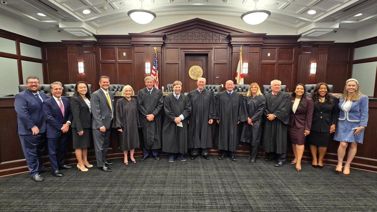 4dca_flcourts's tweet image. The Spring 2025 new attorney induction ceremony was held today with the judges of the Fourth District Court of Appeal and the Chief Judges of our circuits. Congratulations to all the new inductees!