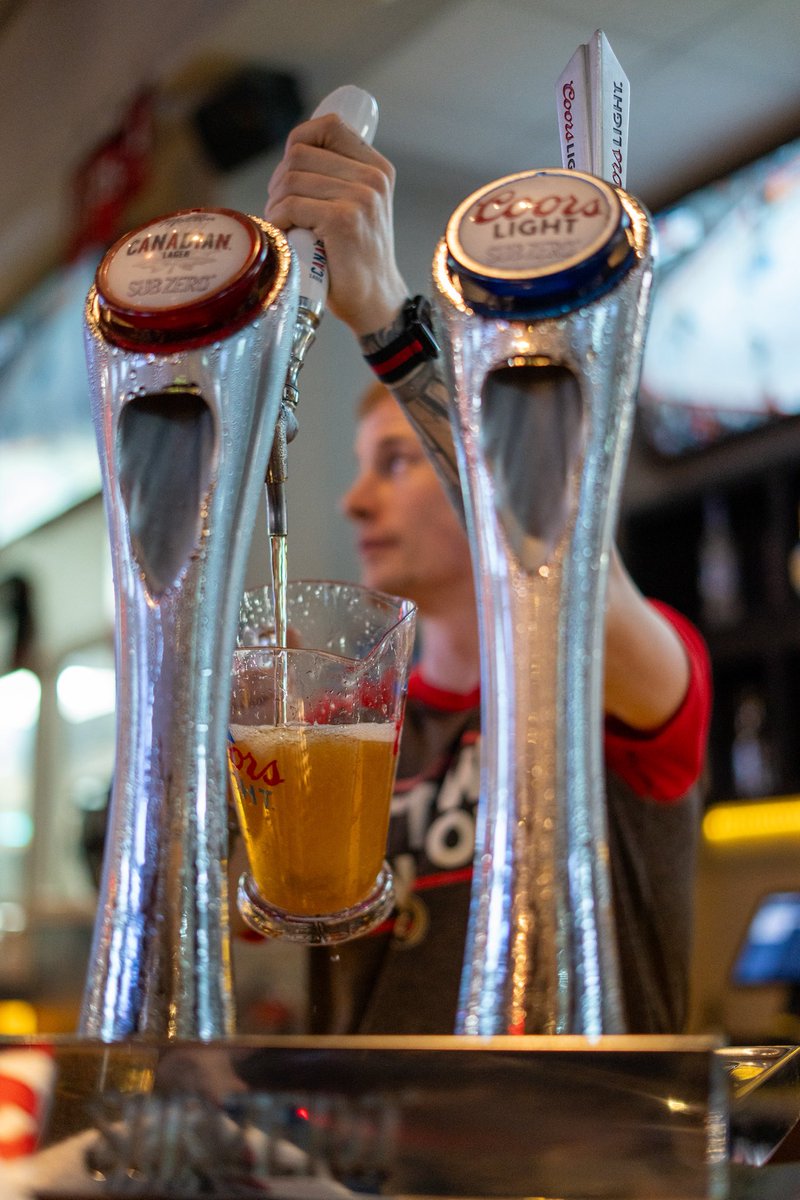 Big screens, bold flavors, and the buzz of every game day—there’s no better place to catch the action than Hometown Sports!🙌

#ottawa #ottawaeats #hometownsportsg