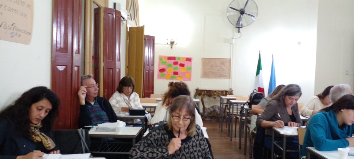 Lezioni speciali! 📷 📷

In occasione della giornata mondiale del libro, il 23 aprile,  gli studenti di Cultura Italiana dell' Istituto Dante Alighieri di Río Cuarto,  hanno visitato la Biblioteca "Andrea Bologna" dell'Istituto.