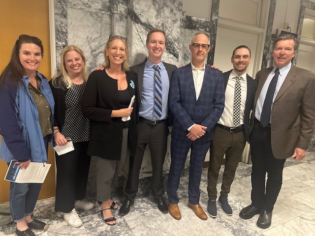 ReedLongyear's tweet photo. Attorneys from Reed Longyear joined more than 200 attorneys at the King County Superior Court on May 1 to renew their oath to uphold the Constitution of the United States. https://t.co/KgIjGxwJEr