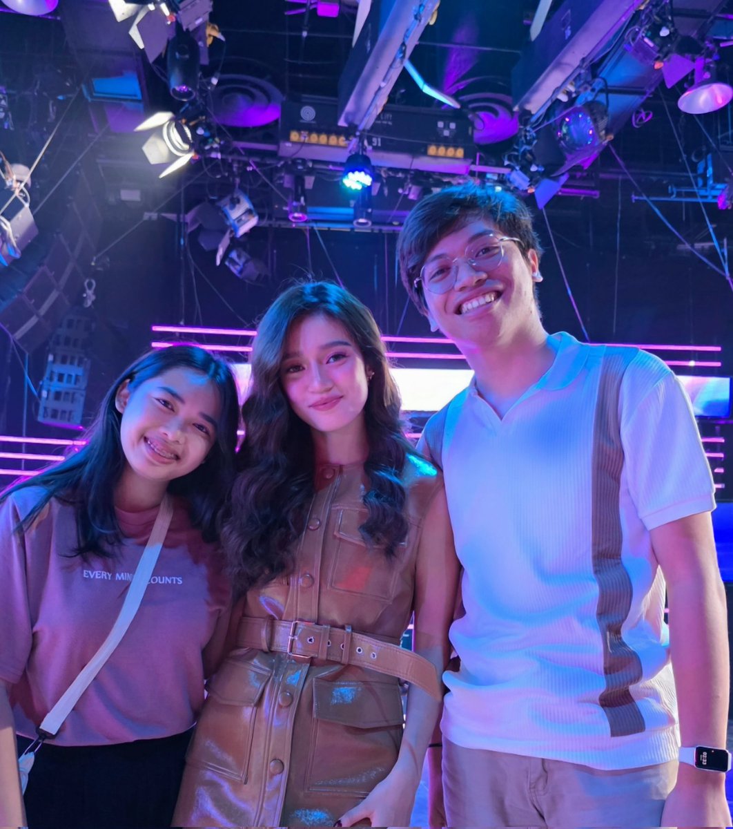 gioalphonse's tweet image. Meet my Velle and our Belle 🤍
Since 2020, we’ve supported you together, seen you from afar and up close. Years may pass, but every moment with you still gives us butterflies. We once manifested this photo… now it’s our favorite.
Thank you, @bellemariano02 !!
#BelleMariano