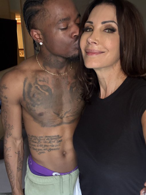 Watch Shay Sights's leaked NSFW photo on TwXstars