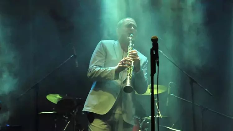 📌 Bursa’da Hıdırellez şenlikleri kapsamında Hüsnü Şenlendirici sahne aldı

📎 dha.com.tr/2633308