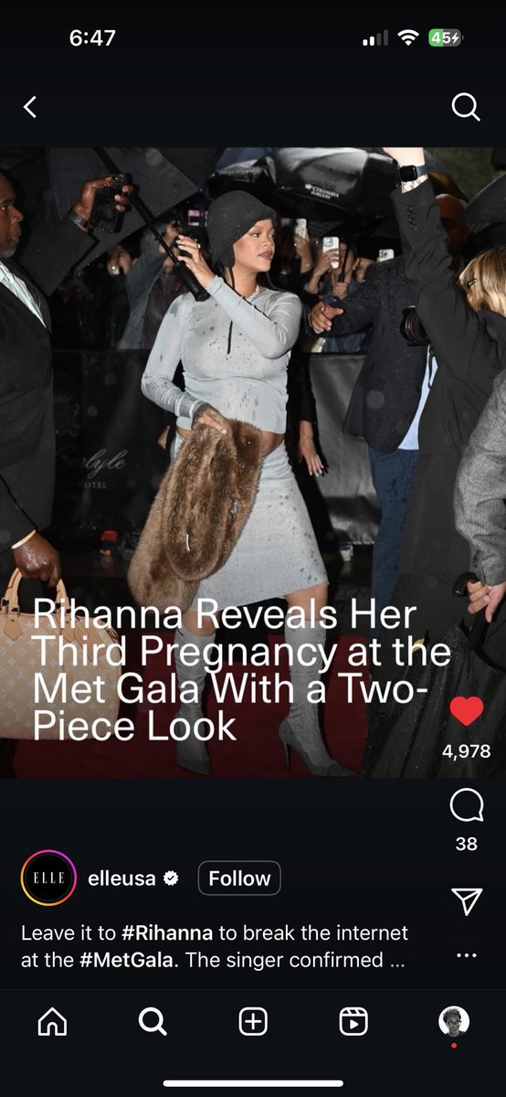 WhatDoesChimene's tweet image. Rihanna, at this point, just hum and put it on a record! 😩😩😩 #MetGala
