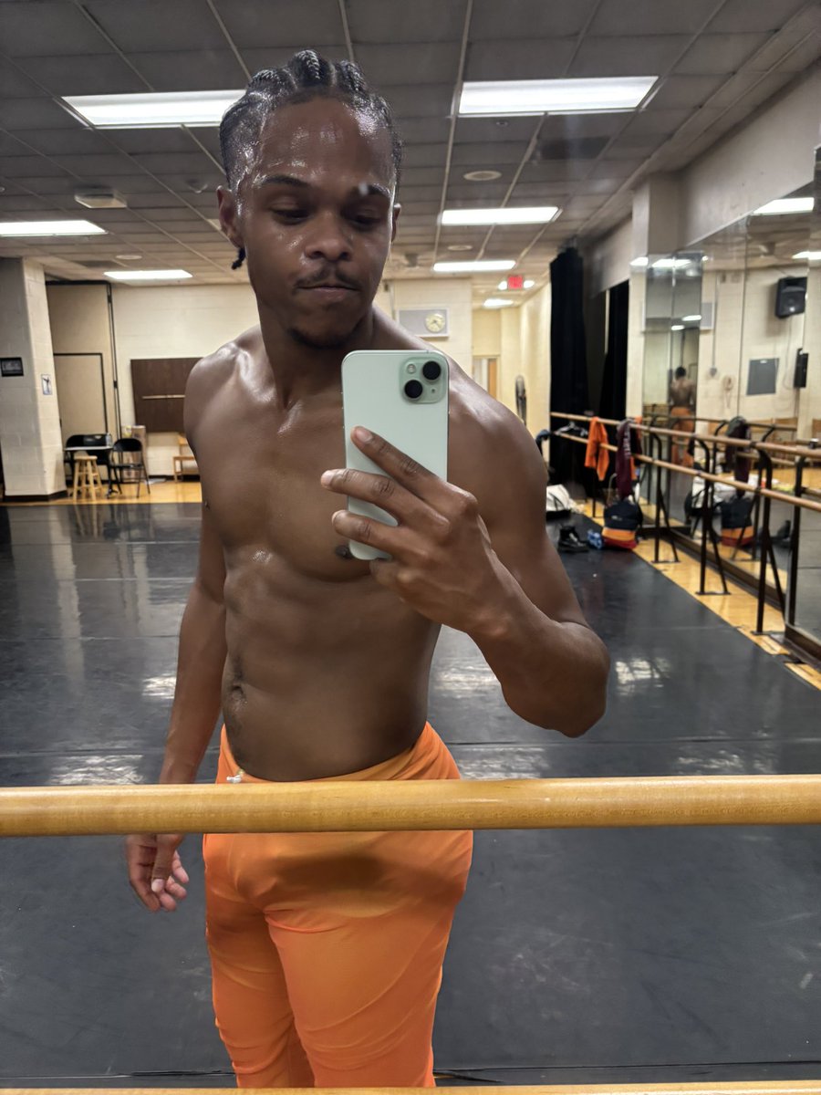 mirblue2's tweet image. been feeling real orange lately