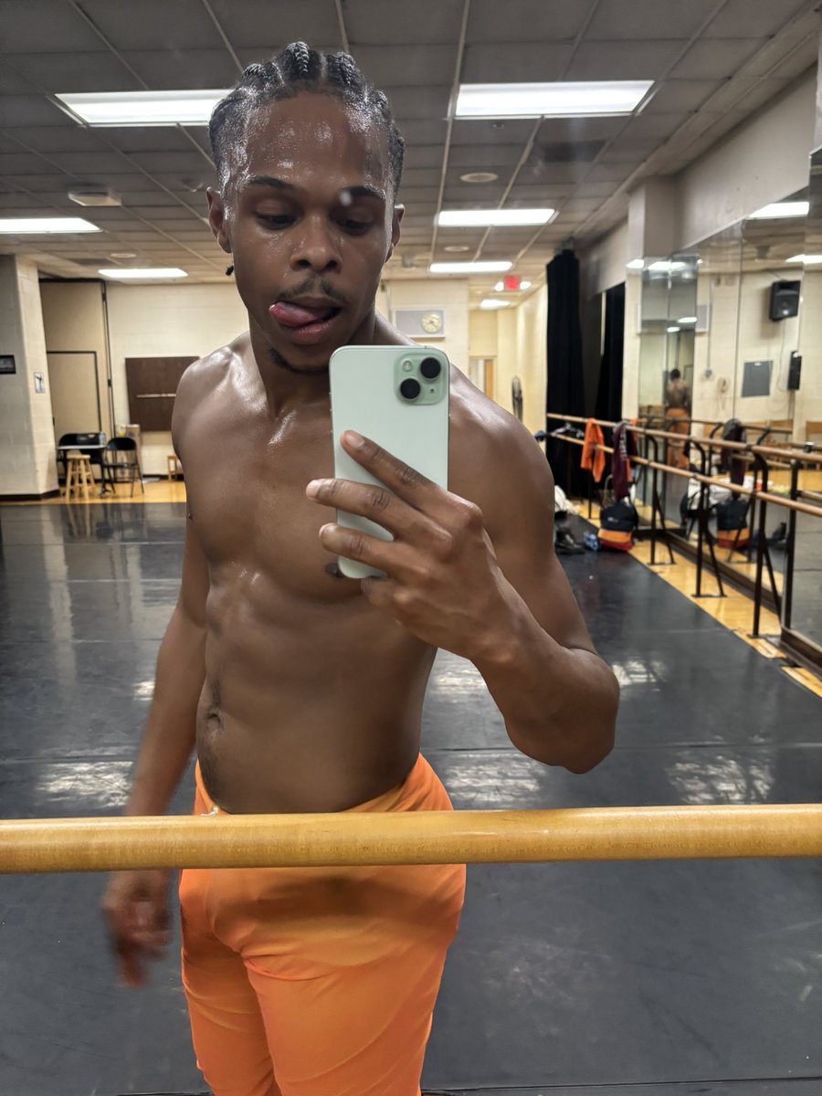 mirblue2's tweet image. been feeling real orange lately