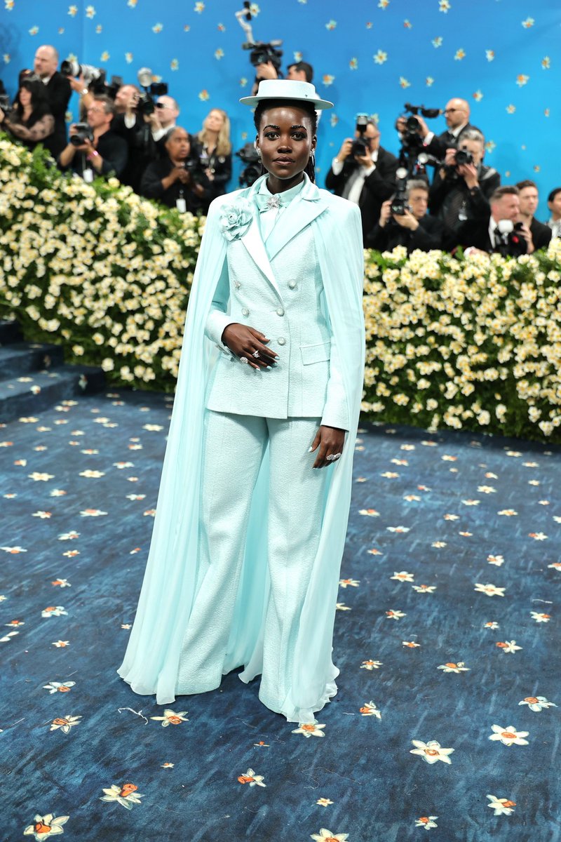 essa cor na pele.. que lindaaaa <a href="/Lupita_Nyongo/">Lupita Nyong'o</a> #MetGala