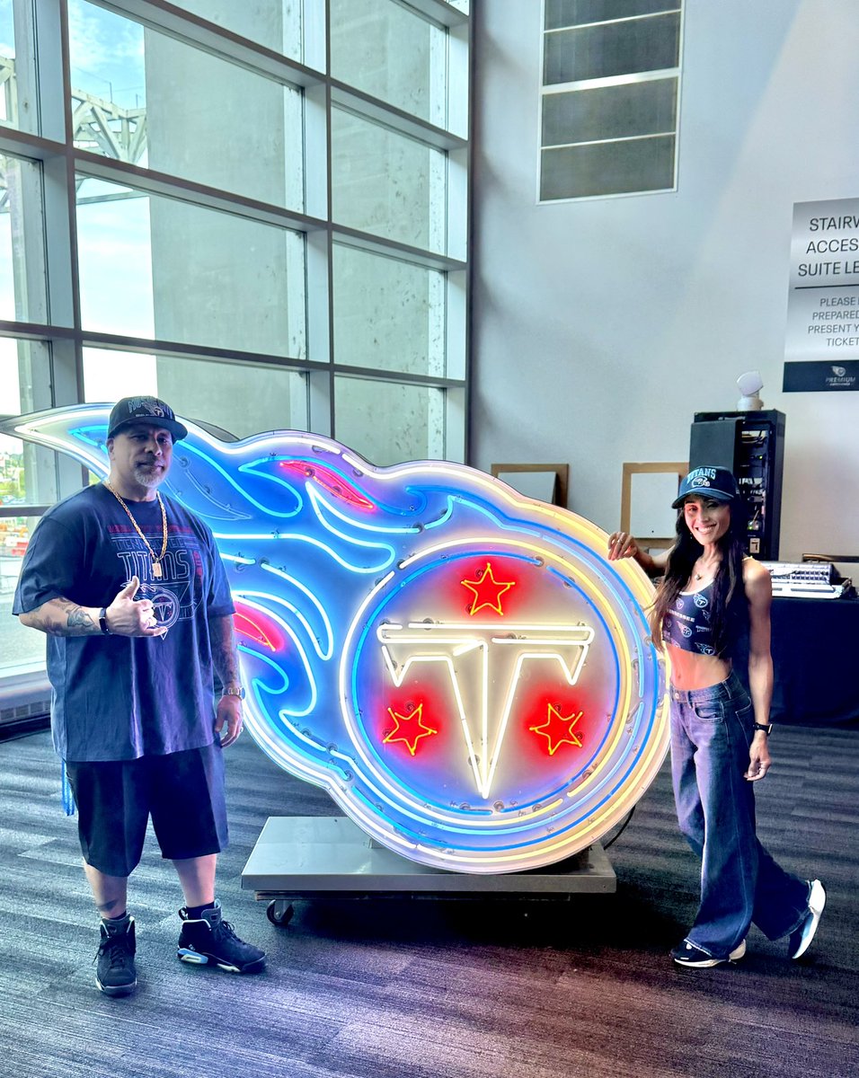 smaxdaddy's tweet image. Come. The. Funk. On. With. The. Season. Already. 😤💪🏽 @Titans #titanup #titans #hawaiititans