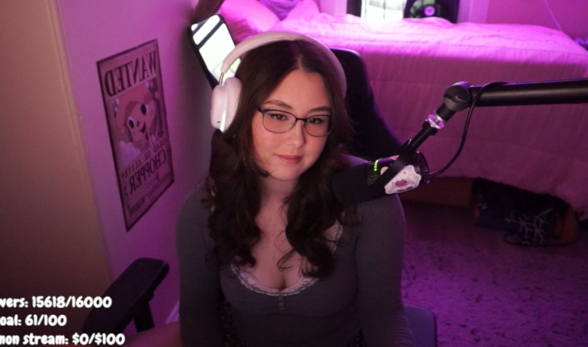 live playing minecraft >:)) twitch.tv/spelda_