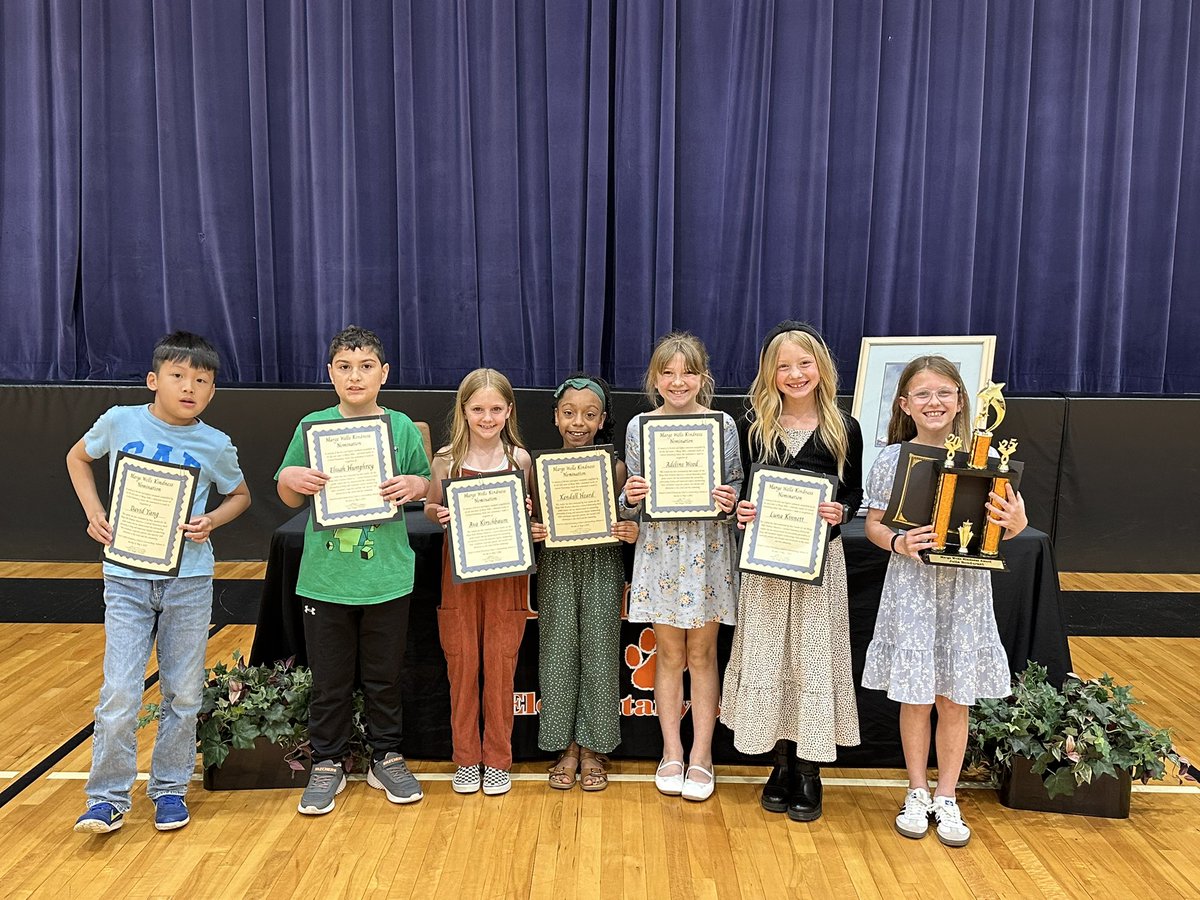 We had seven amazing nominees for the Marge Wells prestigious honor: Julia Bondurant, Kendall Heard, Elisah Humphry, Ava Kirschbaum, Luna Kinnett, Adeline Wood, David Yang. We are so proud of all our nominees for being leaders in their class. Congrats to winner Julia Bondurant!