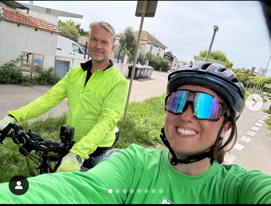 Gargi32354857's tweet photo. Charlotte arrived at Nîmes from Montpellier helped by @david.rouressol , an avid cyclist. Since the fire station could not accommodate her, she turned to a hotel..the kind receptionist Joachim moved by her mission to #SaveSoil offered her a free stay and a meal (contd) 🙏🏽🙏🏽🙇🏽‍♀️💐 https://t.co/eux02MUv1r
