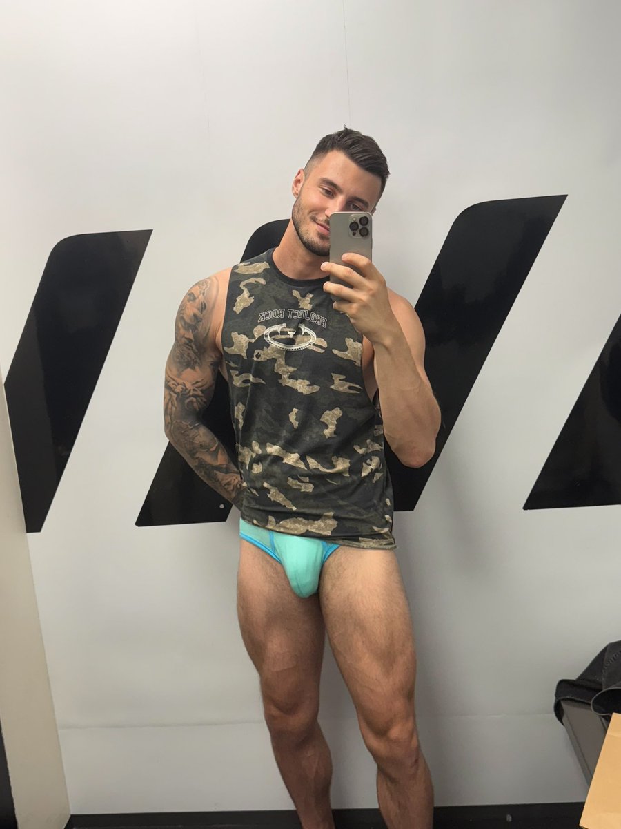 Shopping time 😝

The best thing you could buy today is an access to my videos and photos with a discount on my onlyfans.com/max_barz