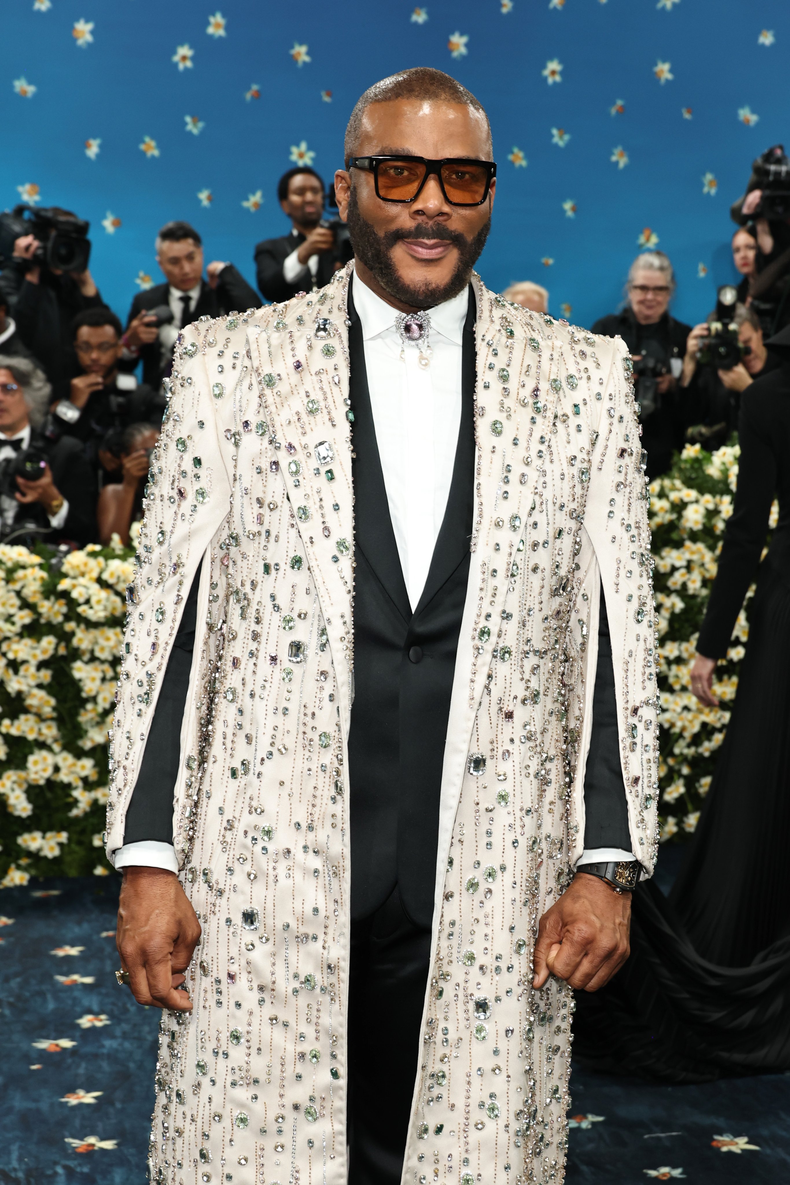 Deadline on X: "Tyler Perry arrives at the 2025 #MetGala Photo: Getty Full  gallery here: https://t.co/qlICPh5Uvd https://t.co/TfyfwS471E" / X