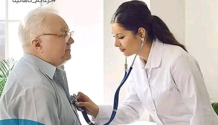 #ما كل مستشفى  علاجه  يداويك
ولا كل دكتورٍ  يداااوي  جروحك
.
جرحك علاجه يوم خلّك يناديك
هـذا علاج  القلب  وعلاج روحك