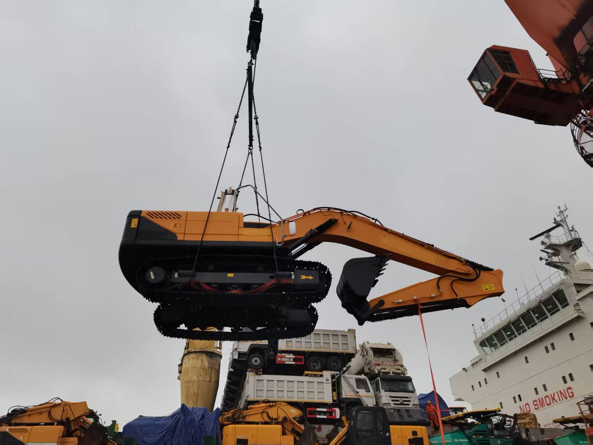 Samzhou880's tweet photo. Excavator loaded onto breakbulk vessel from Shanghai to Misurata.We’re doing regular BB vessel chartering service, any request ,contact : marketing@shininglog.cn
#breakbulk #Africa #shining #logistics #feeightforwarder #الأهلي_كاواساكي https://t.co/bLoc8hGES9
