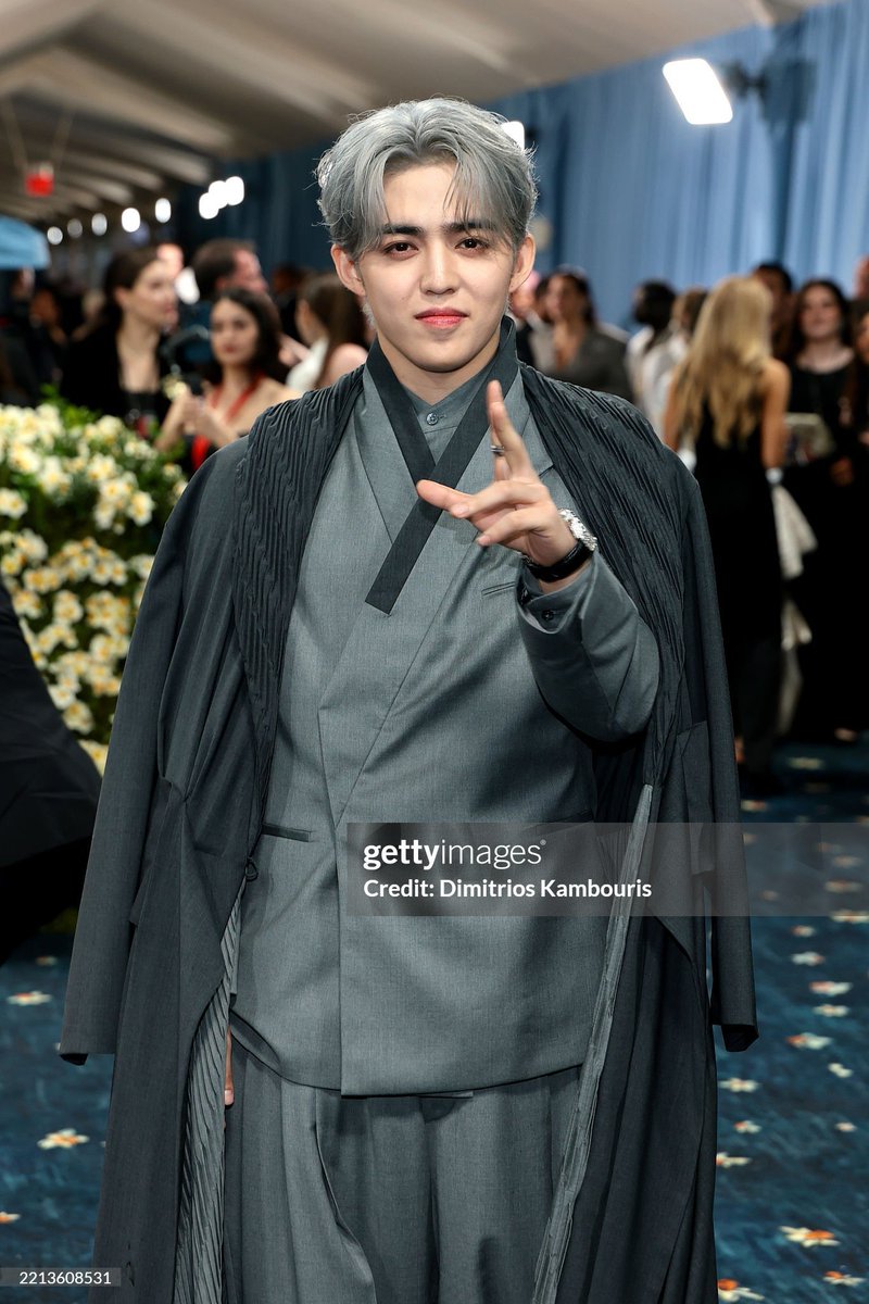 250506 METGALA #SCOUPS 
 
SCOUPS AT THE MET GALA
#MetGala #MetGala2025 <a href="/pledis_17/">세븐틴(SEVENTEEN)</a>