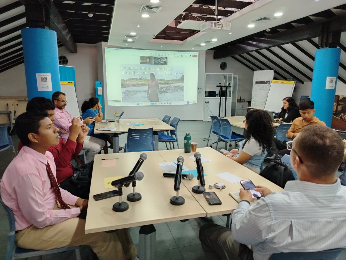 UNICEFPanama's tweet image. #Hoy, UNICEF junto a instituciones clave del Estado panameño como el MOP, MIDE, MINSA, UP, UTP, MEF, SNE, MIDA, MEDUCA, MUPA, INAMU, jóvenes del movimiento climático y LCOY, validamos el Estudio del Impacto del Cambio Climático en la Niñez y Adolescencia de Panamá (CLAC).