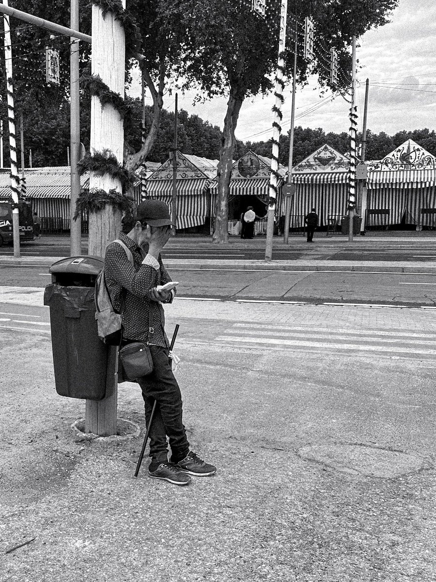 iacobum's tweet image. La otra Feria.
Solos entre tanta gente.
#notime
#nospace