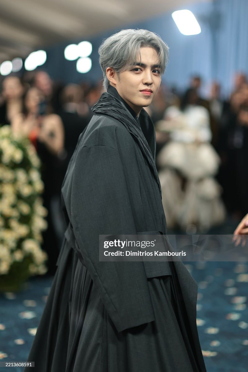 aboutscoups's tweet photo. SCOUPS at the met gala 2025 via getty images 

SCOUPS AT THE MET GALA
#SCOUPS #MetGala #MetGala2025 @pledis_17 https://t.co/BwYbrZ2GVm