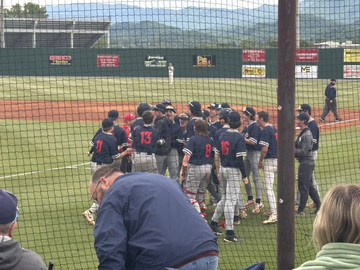 Your District 5-AAA tournament champions the South Doyle Cherokees! 8-4 over Heritage led by a Complete Game from Holden Lowe, and Homeruns from Tyler Ansell and Gabe Jones!