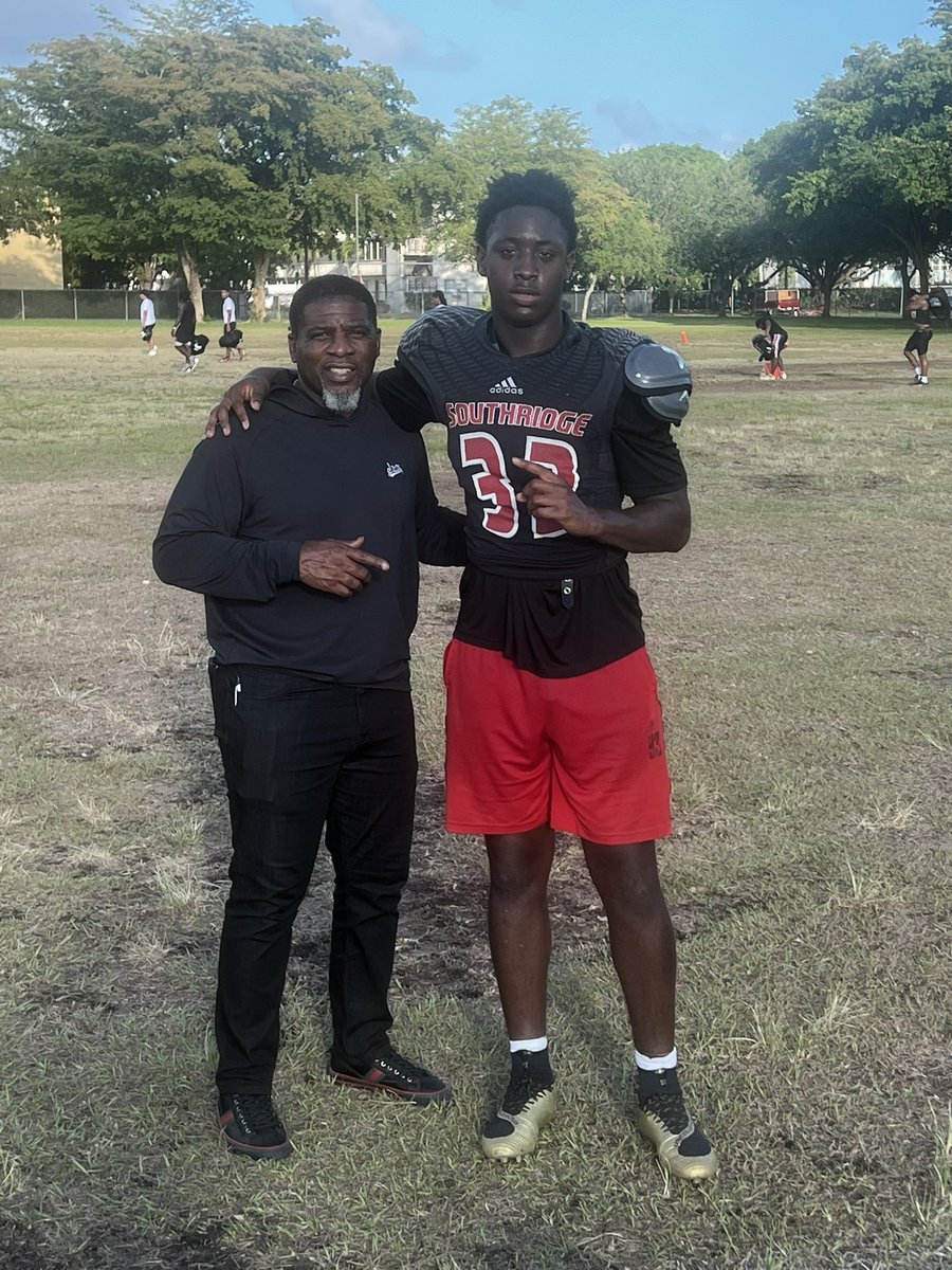 Kamron wilson 4⭐️ Edge rusher (@behumble_kam9) on Twitter photo Appreciate <a href="/CoachCBell26/">Corey Bell</a> coming down to watch me work💯!! <a href="/Coach_Leb/">Jeff Lebby</a> <a href="/CoachDancyVI/">Coach Vincent Dancy</a> <a href="/HailStateFB/">Mississippi State Football</a> Appreciate <a href="/CoachCBell26/">Corey Bell</a> coming down to watch me work💯!! <a href="/Coach_Leb/">Jeff Lebby</a> <a href="/CoachDancyVI/">Coach Vincent Dancy</a> <a href="/HailStateFB/">Mississippi State Football</a>