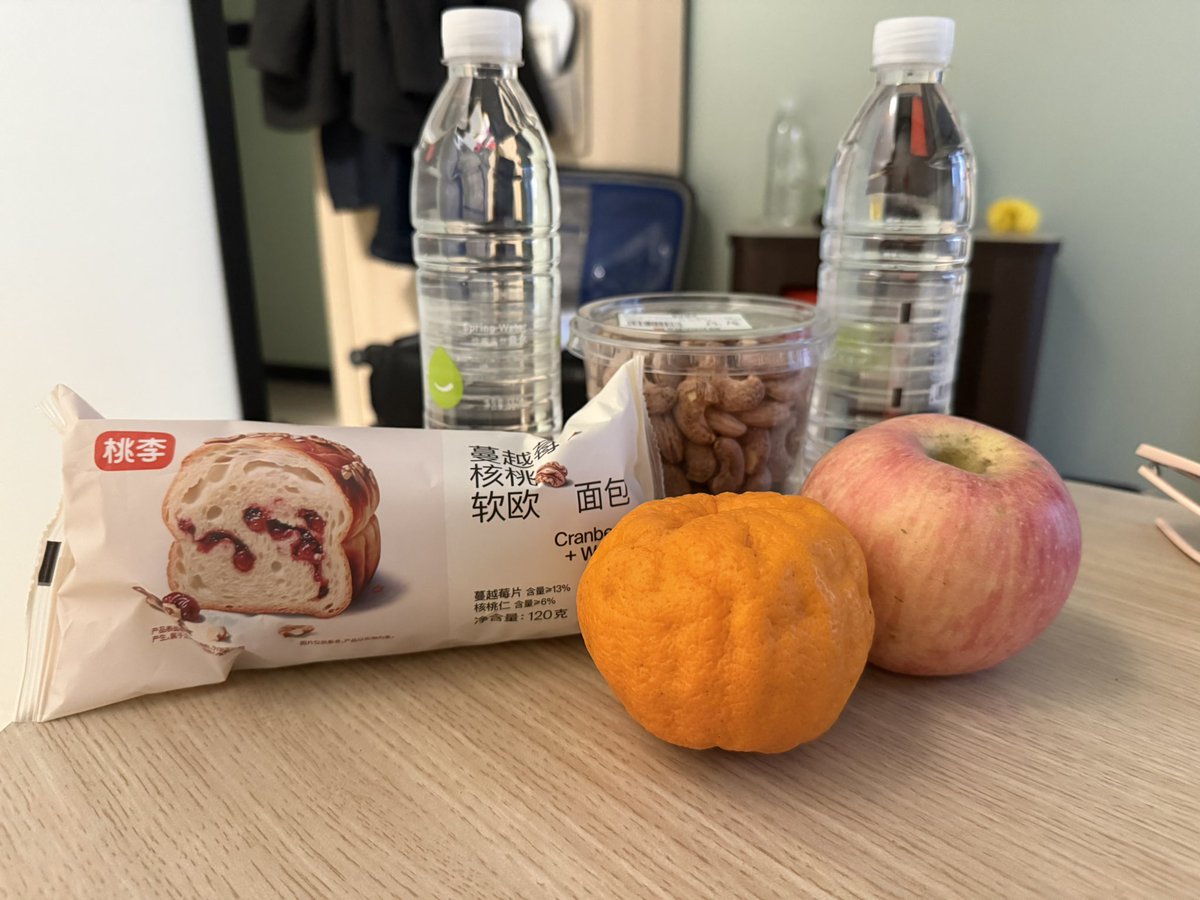 JusssTony's tweet image. Righto I’m off to #Jinshanling today to climb that famous wall. 

Weather forecast is perfect for the climb/walk 8-20 part cloudy 🌥️. 

2.5 hours drive to get there, going solo so can pick my own pace ✌️

Emergency rations ✅  info on the Wall below 👇 

chinaodysseytours.com/knows/jinshanl…