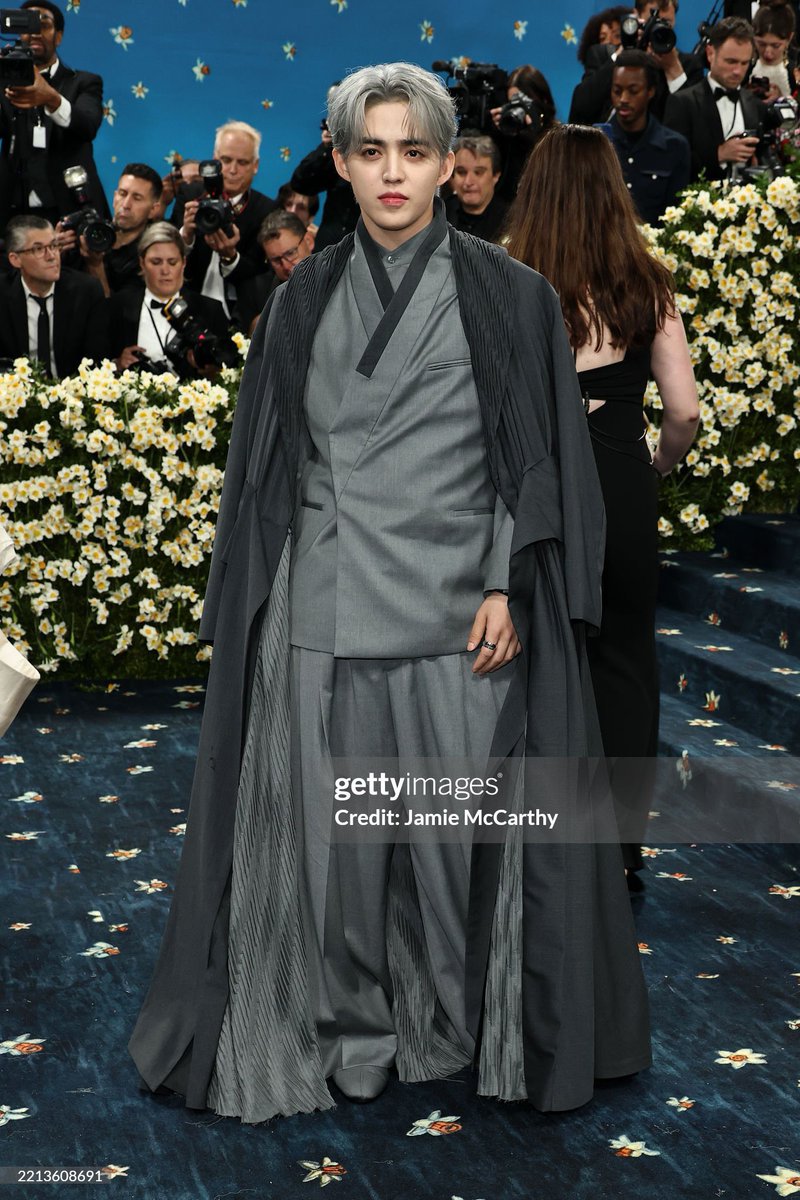 :) (@sounds_of_cheol) on Twitter photo SCOUPS has arrived at the Met Gala 2025 red carpet weaing a BOSS outfit!
SCOUPS AT THE MET GALA
#SCOUPS #MetGala #MetGala2025 <a href="/pledis_17/">세븐틴(SEVENTEEN)</a> SCOUPS has arrived at the Met Gala 2025 red carpet weaing a BOSS outfit!
SCOUPS AT THE MET GALA
#SCOUPS #MetGala #MetGala2025 <a href="/pledis_17/">세븐틴(SEVENTEEN)</a>