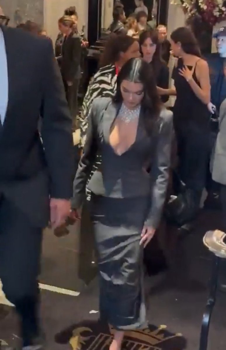 Kendal Jenner'a göre cok cok cok sade degil mi