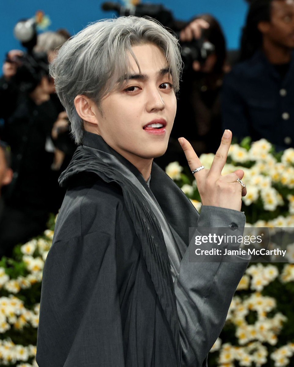 sounds_of_cheol's tweet image. THE EYEBROW RAISE..

SCOUPS AT THE MET GALA
#SCOUPS #MetGala #MetGala2025 @pledis_17