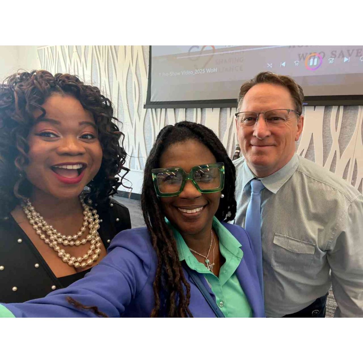 TheBlessedMesss's tweet image. Thanks to @lindybrady &amp;amp; Texas Organ Sharing Alliance for inviting me to Emcee this year&apos;s Wall of Heroes Dedication in San Antonio on Saturday. 

It was an honor to be in a room with hundreds of family members/doctors/loved ones impacted by organ donation ❤️
#GiveLife 
#TOSA