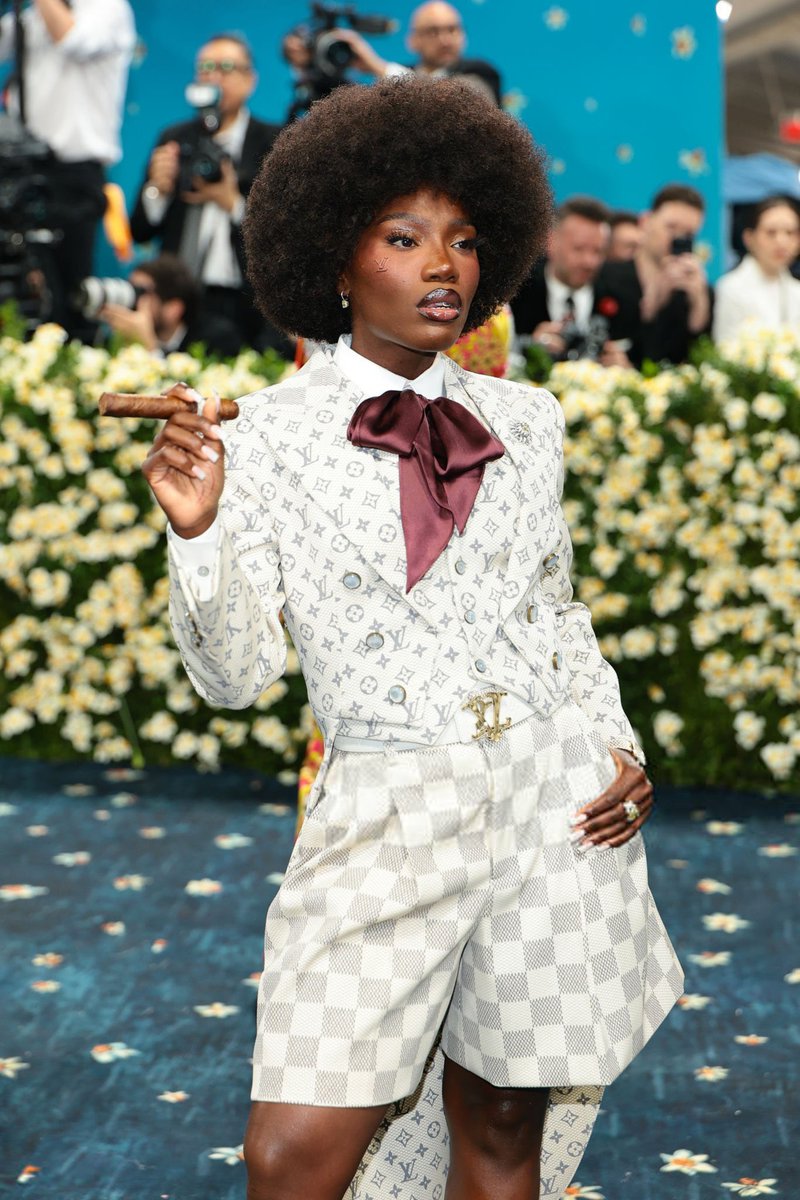 Doechi’s look is everything 😍 #metegala #MetGala2025