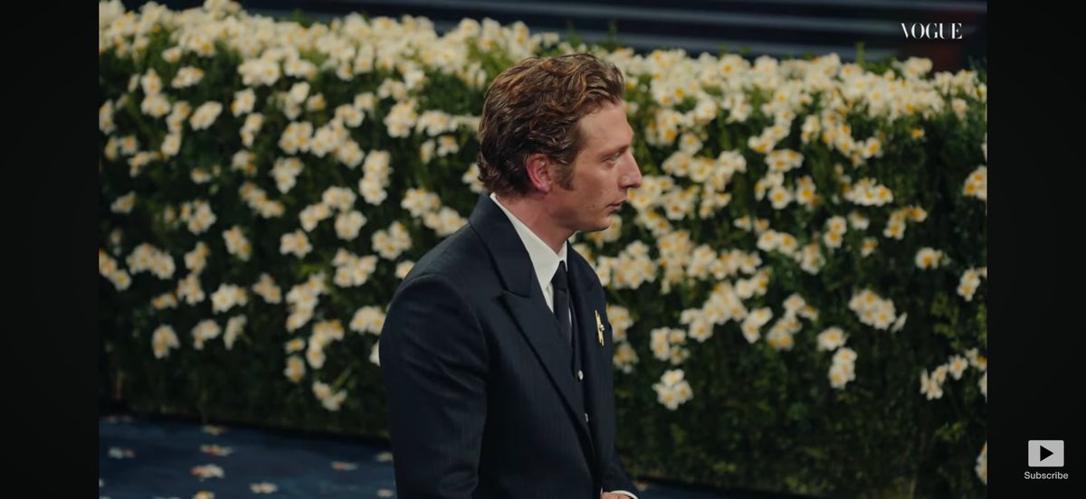kkrivts's tweet photo. I mean he’s pretty fine #jeremyallenwhite #MetGala #MetGala2025 https://t.co/cMPgd016gp