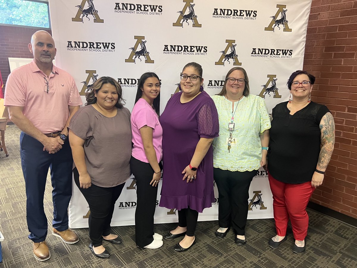 cjquintela41's tweet image. Andrew’s Teacher Academy celebration - OC2SulRoss pathway.  Building sustainable pipelines with local school districts!  ⁦@OdessaCollege⁩ #OCXchange #TweetOC