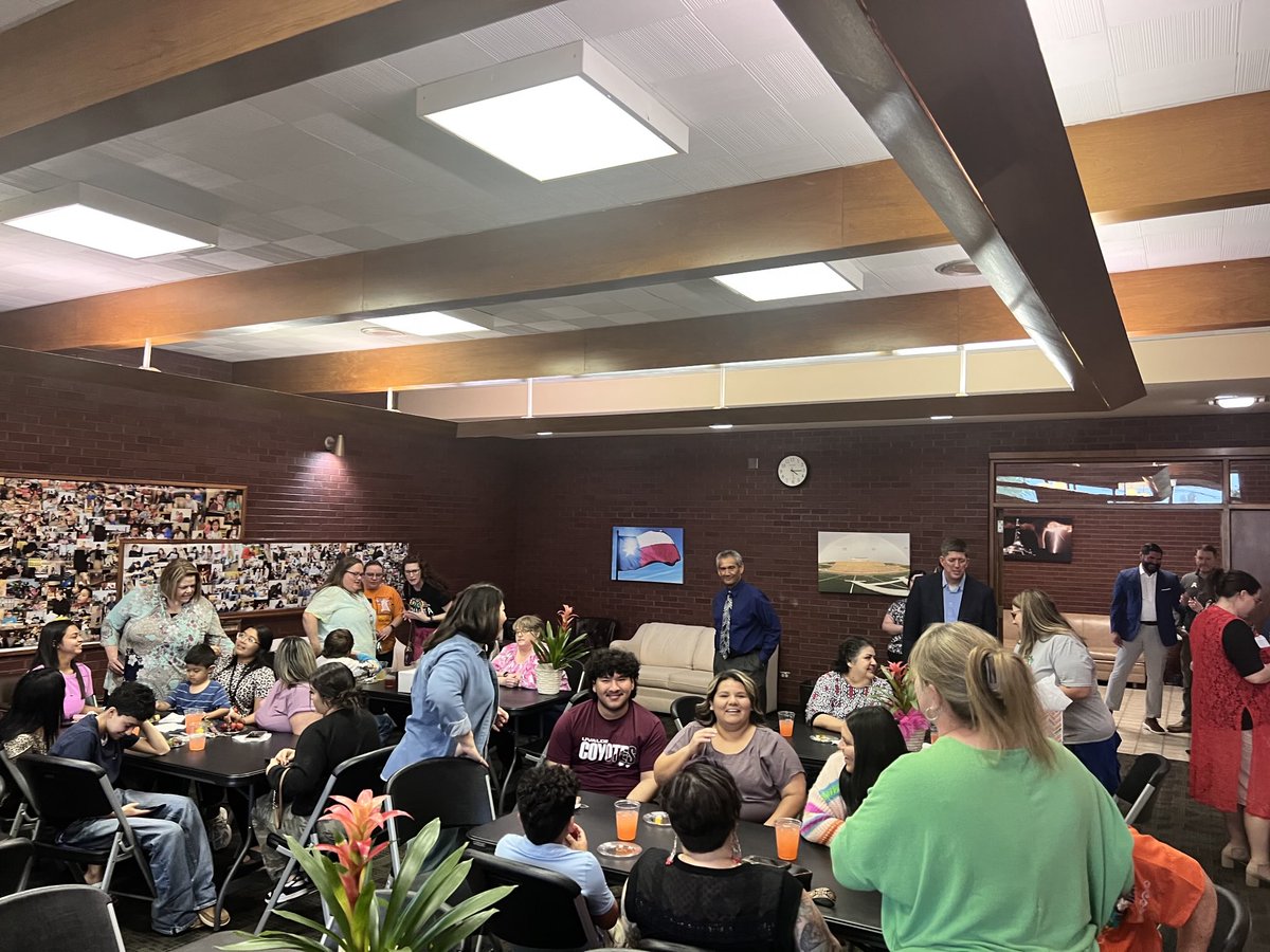 cjquintela41's tweet image. Andrew’s Teacher Academy celebration - OC2SulRoss pathway.  Building sustainable pipelines with local school districts!  ⁦@OdessaCollege⁩ #OCXchange #TweetOC