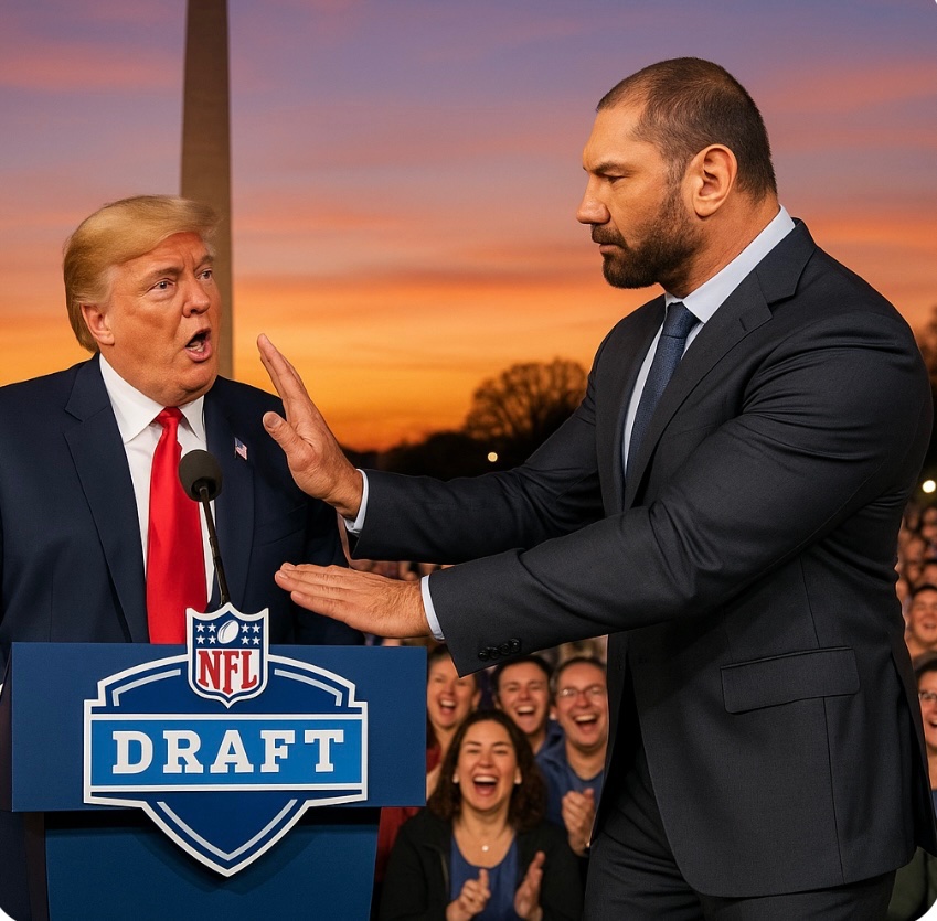 Next year at the #NFLDraft ! Tonight is #wweraw #wwemondaynightraw but in 2026 #wwe #wwehof members could collide 😆🤣