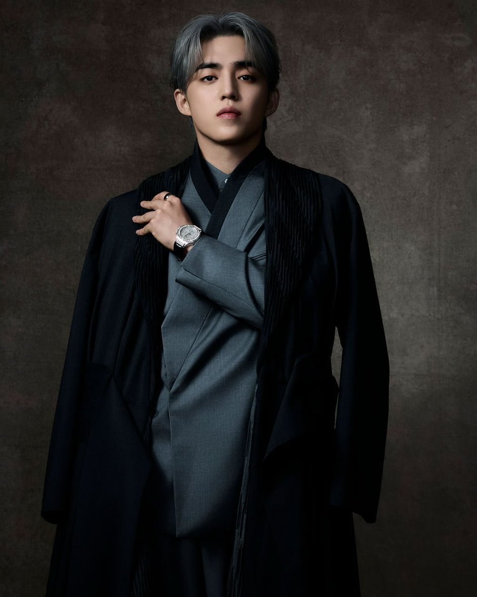 LOSTCOUPS's tweet photo. #SCOUPS WITH BOSS IN #MetGala 

스케치를 현실로 

#MetGala2025
@pledis_17 https://t.co/Jb9vMtrRNI