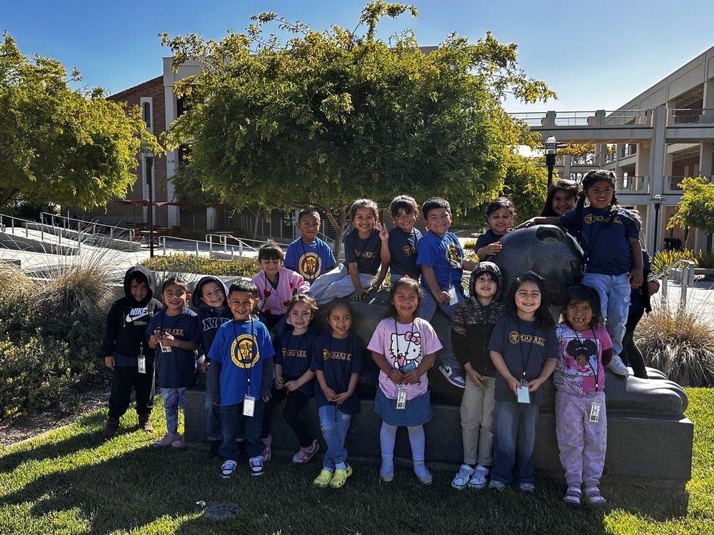 CCES_GUSD's tweet photo. 🌞 Early Morning Adventure! 🎓🐻

This morning, our little Golden Bears took an exciting trip to Hartnell College, where they explored and imagined the possibilities of their future! 🌟📚

A heartfelt thank you to Hartnell College for welcoming our students. https://t.co/JpEP5L6kCj