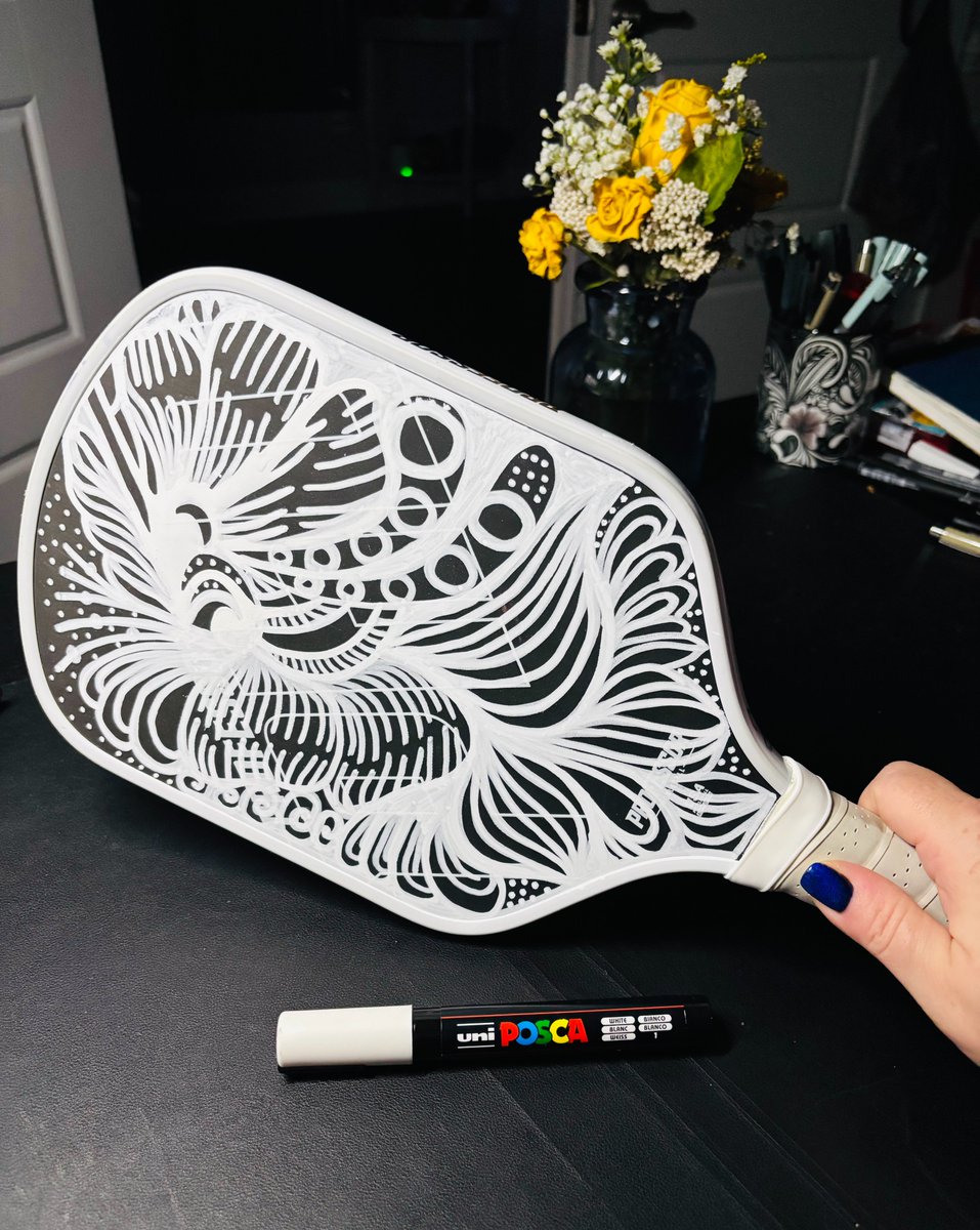 ANNA Z U B A R Ξ V tweet media