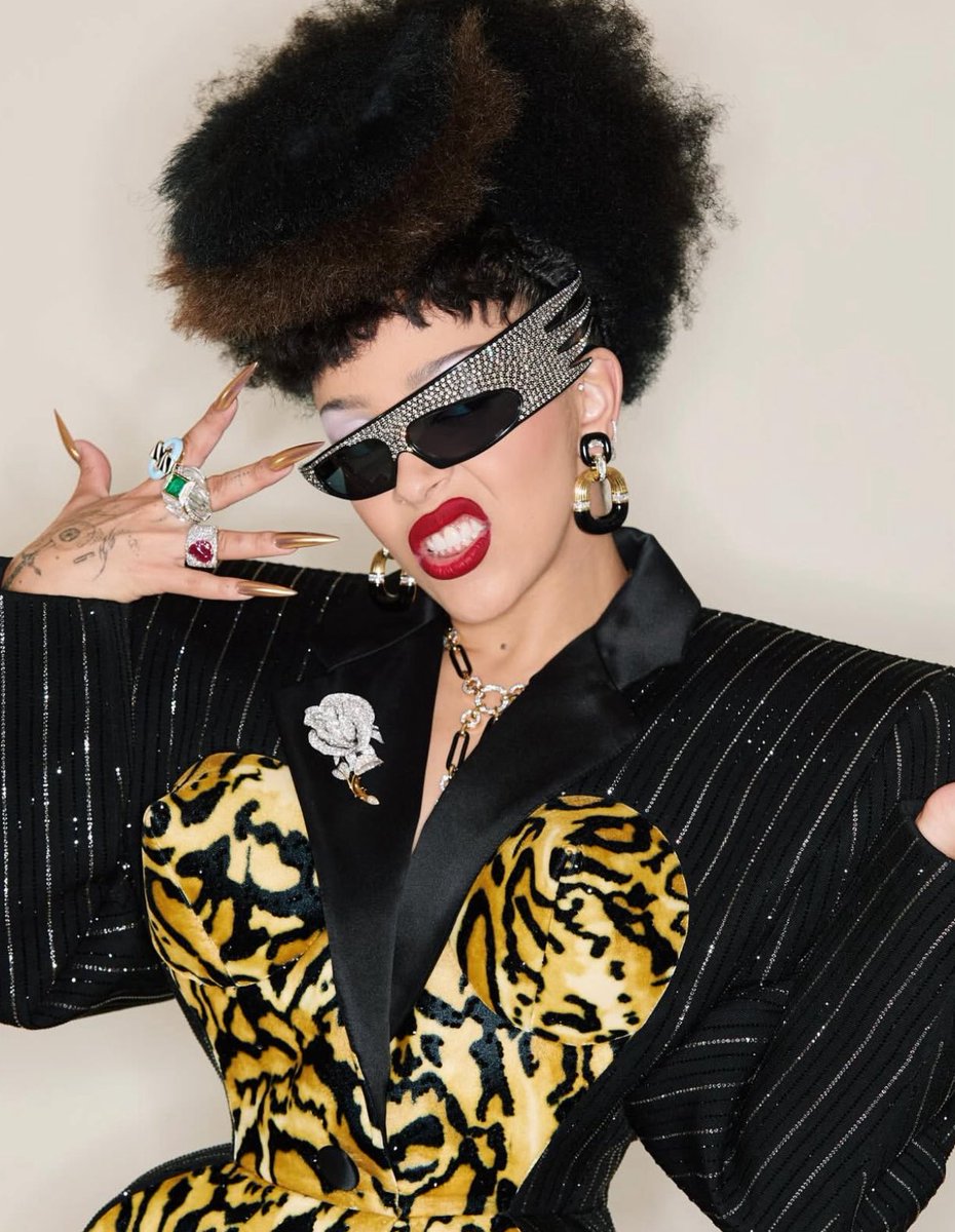 PopBase's tweet photo. Doja Cat for the #MetGala. https://t.co/QawytXOPsu