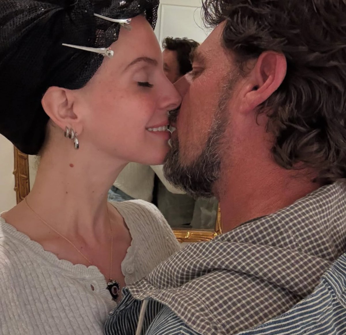 crisayonara's tweet image. o broche de jacaré, lana del rey é a última romântica do mundo