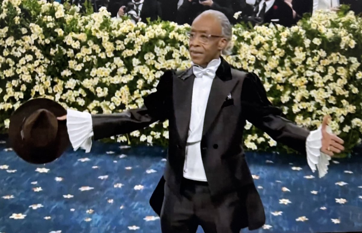 cwebbonline's tweet photo. Holy shit. Al Sharpton is 🔥
#MetGala #BlackDandy https://t.co/sZkGzqGG0Q