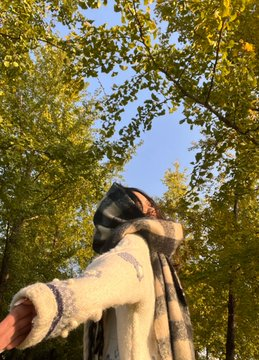 A perfect blend of serenity and charm,😍🌤️
I love sunshine,😍🥰🤠