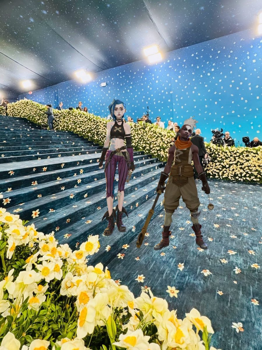 Jinx and Ekko have arrived to the #MetGala2025 ⏳️💣